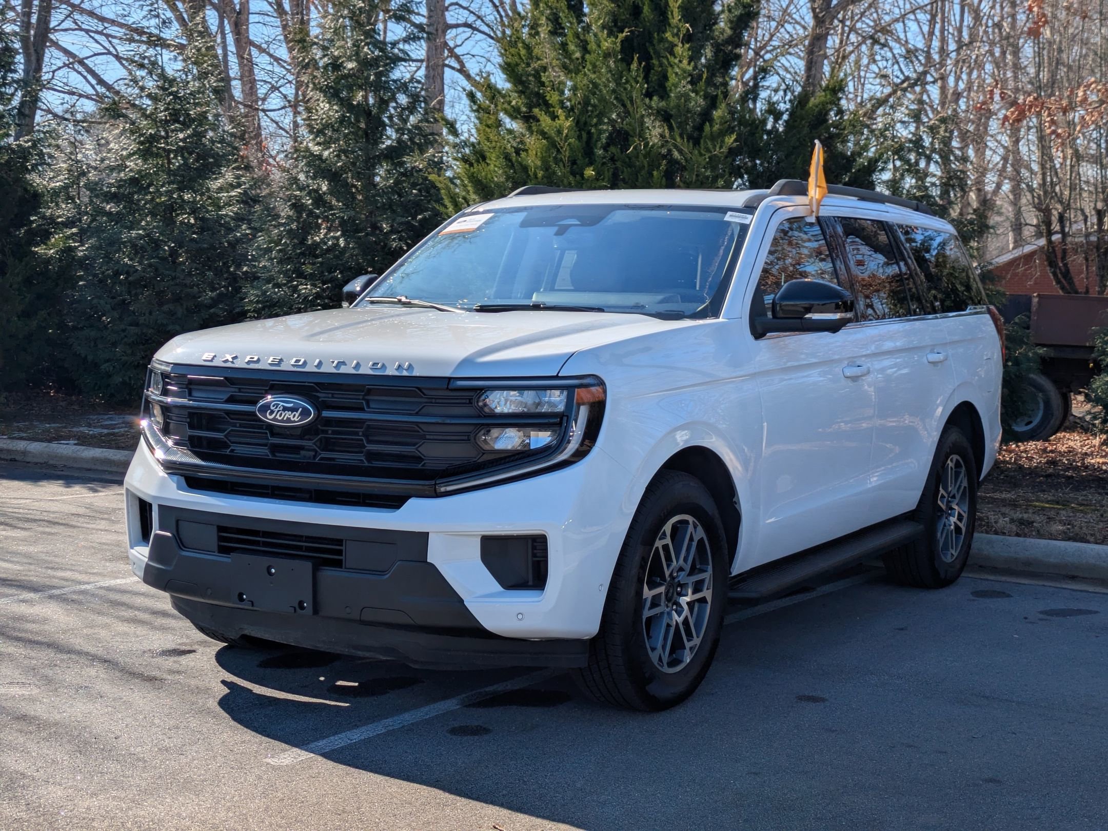 Certified 2025 Ford Expedition Active image 6