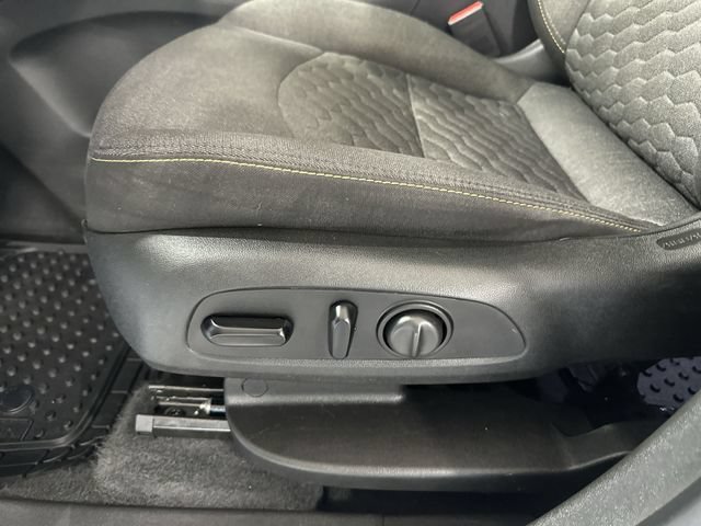 Used 2020 Chevrolet Equinox LT AWD/4WD image 18