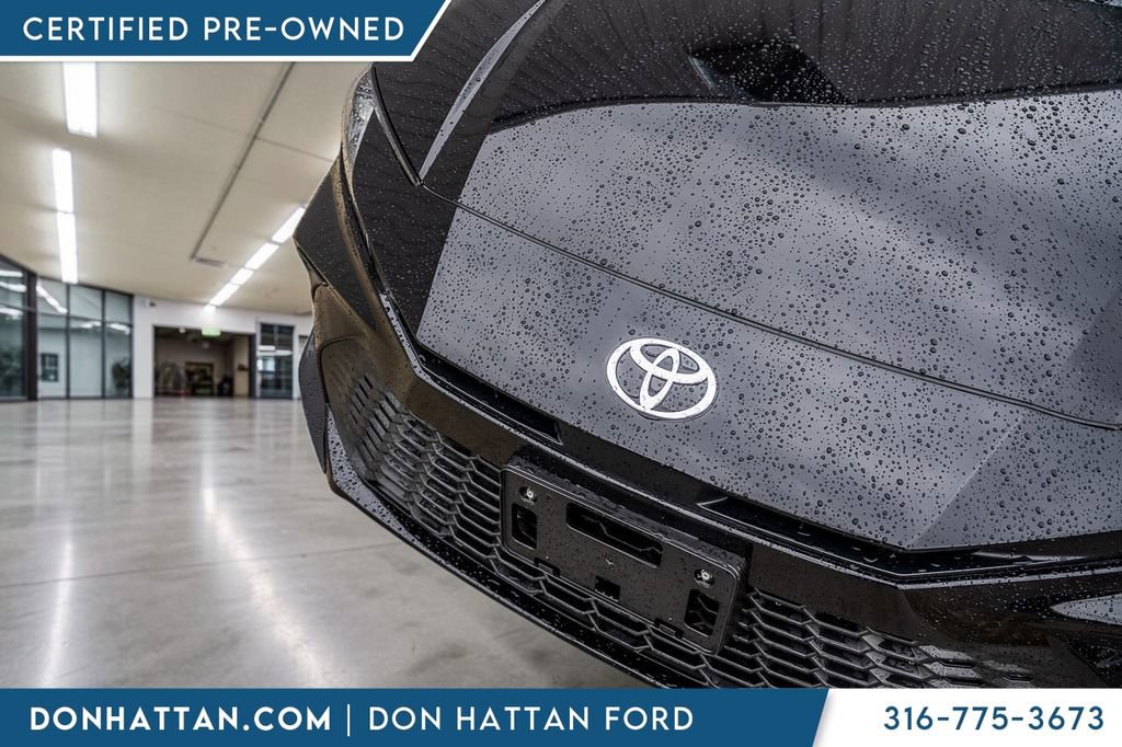 Used 2025 Toyota Camry SE FWD image 32