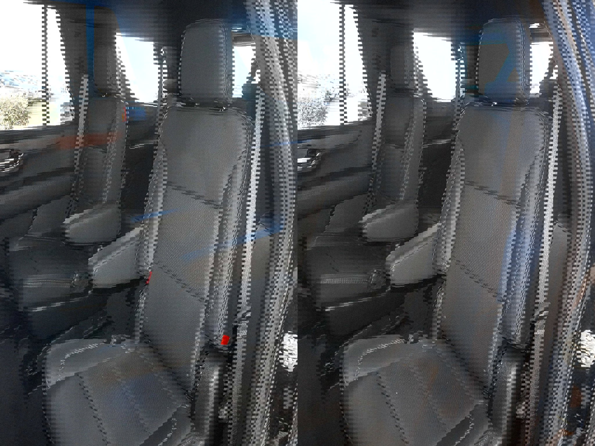 Used 2025 GMC Yukon Denali image 36