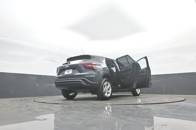 Used 2025 Chevrolet Trax LS w/ LS Convenience Package image 34