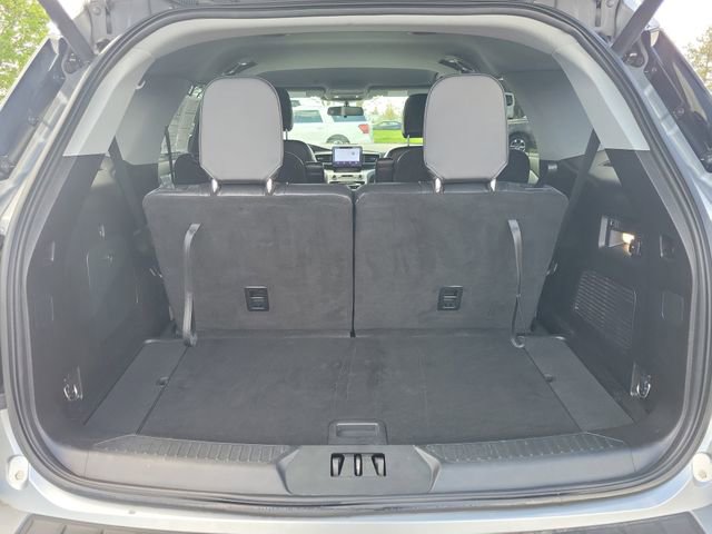 Certified 2021 Ford Explorer XLT w/ Equipment Group 202A AWD/4WD image 8