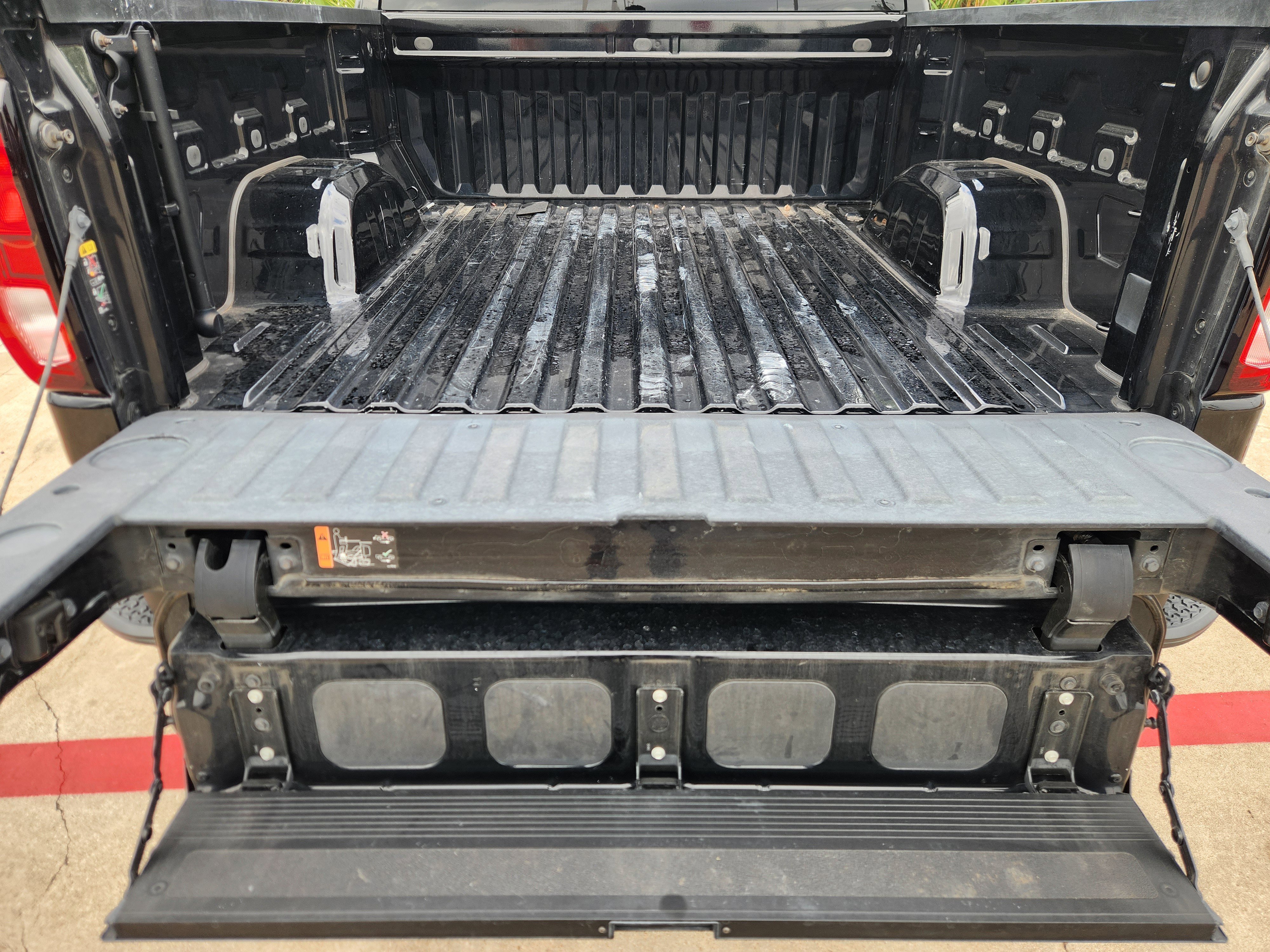 Used 2022 GMC Sierra 1500 Elevation w/ LPO, Elevation Black Package image 23