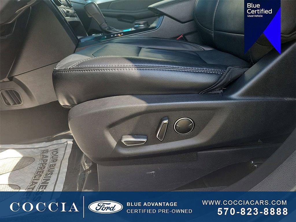 Certified 2016 Ford Explorer XLT w/ Equipment Group 202A image 30