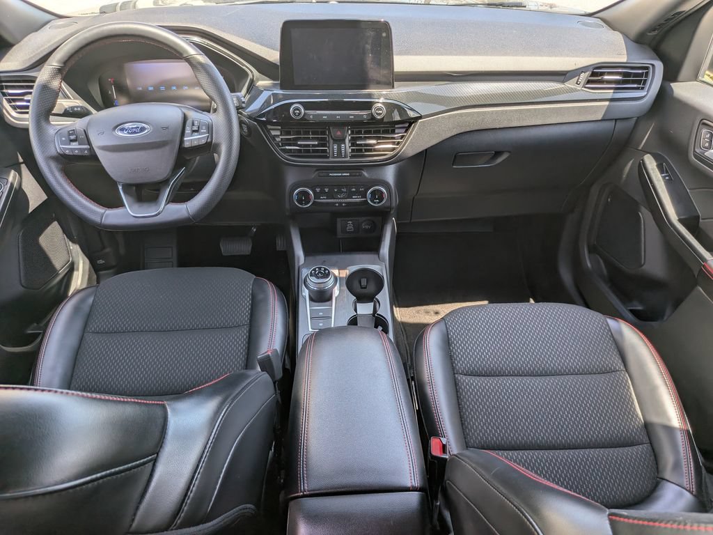 Certified 2025 Ford Escape ST-Line FWD image 9