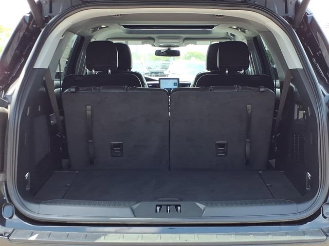 Certified 2023 Ford Explorer XLT w/ Equipment Group 202A AWD/4WD image 8