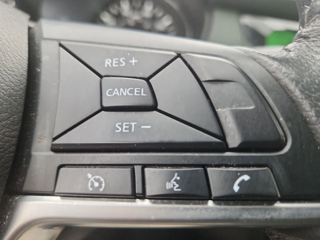 Used 2019 Nissan Rogue SV image 28