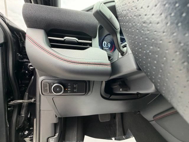 Certified 2025 Ford Explorer ST-Line AWD/4WD image 17