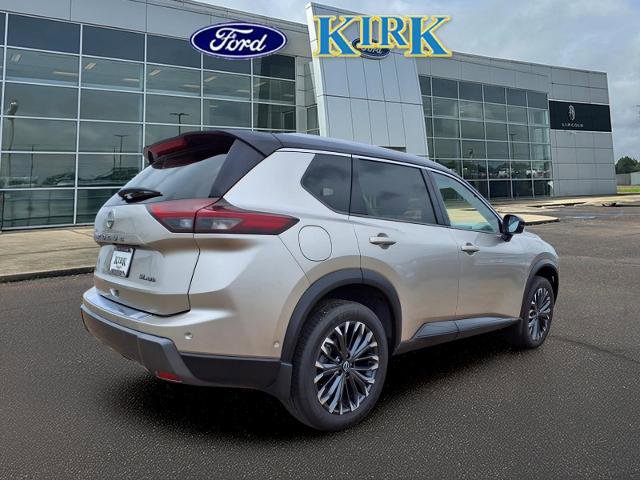 Used 2025 Nissan Rogue SL w/ Tech Package AWD/4WD image 4