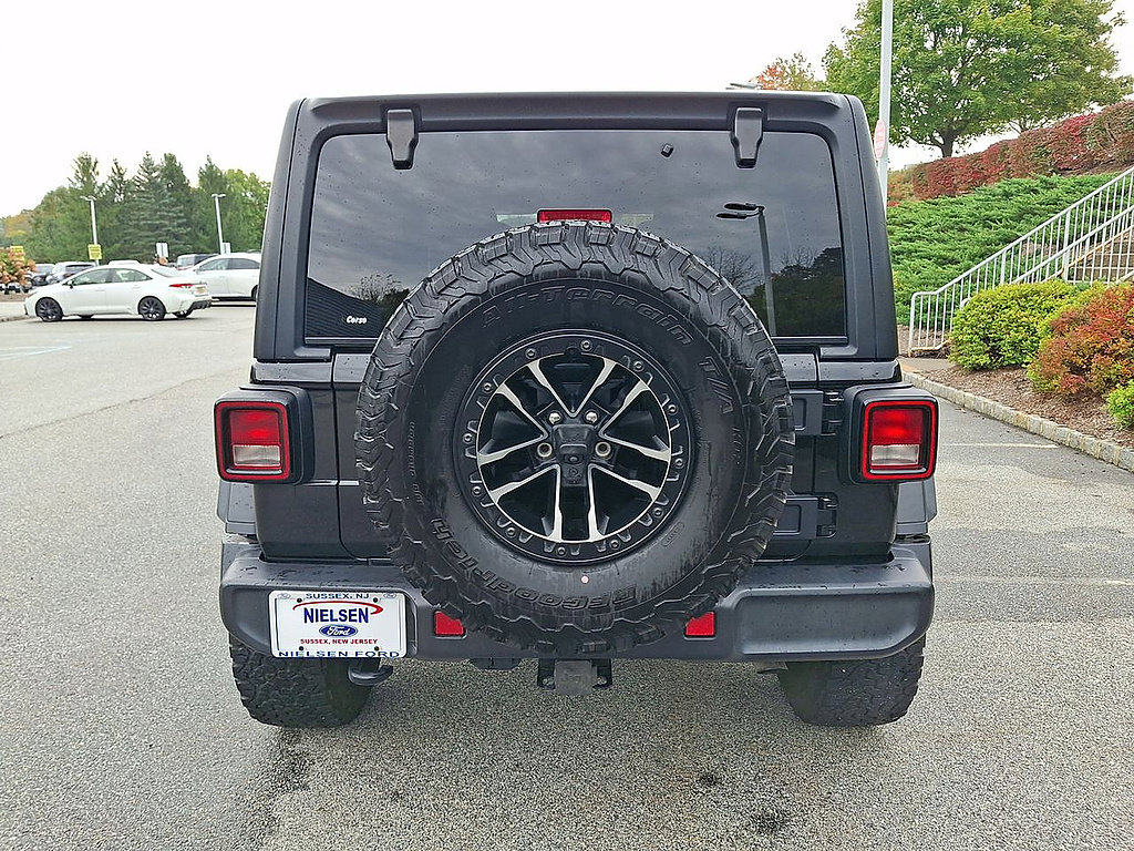Used 2024 Jeep Wrangler Unlimited Sport AWD/4WD image 21