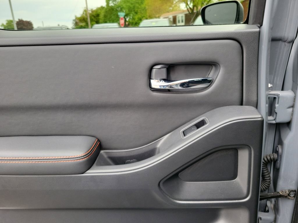 Used 2023 Nissan Frontier PRO-4X w/ Pro Convenience Package AWD/4WD image 15