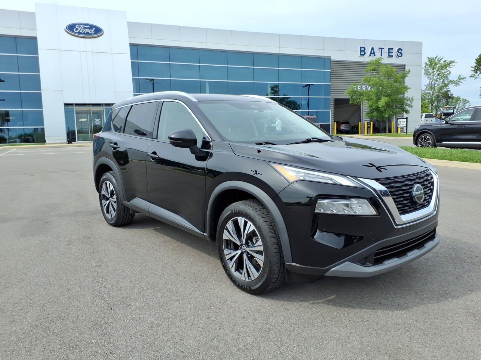 Used 2021 Nissan Rogue SV w/ Premium Package AWD/4WD image 1
