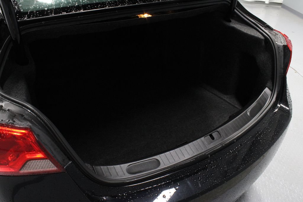 Used 2019 Chevrolet Impala LT FWD image 17