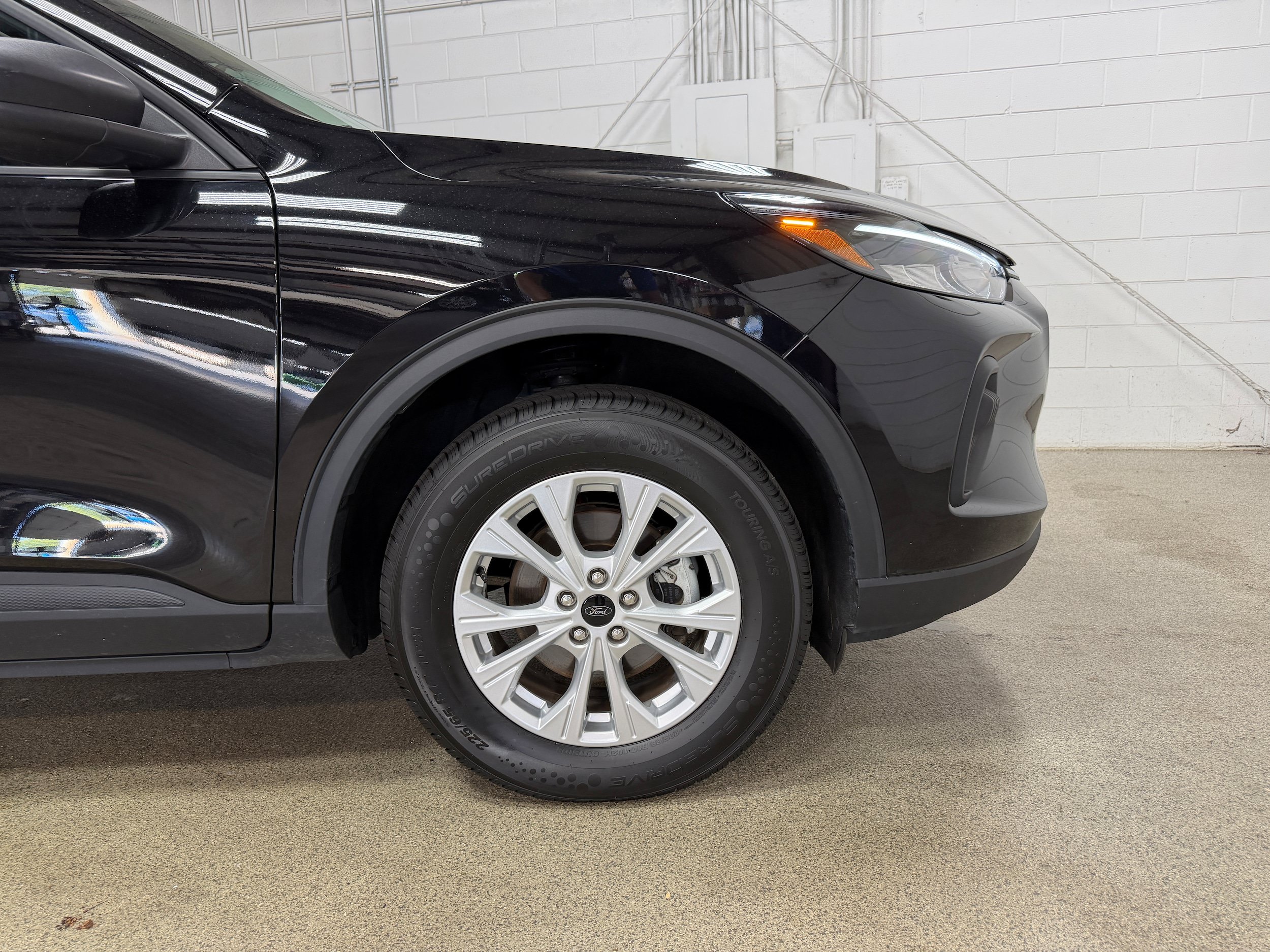 Certified 2025 Ford Escape Active AWD/4WD image 27