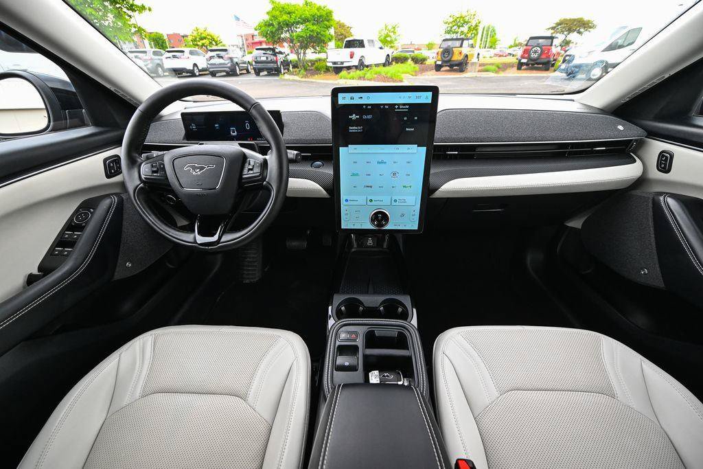 Certified 2025 Ford Mustang Mach-E Premium AWD/4WD image 30