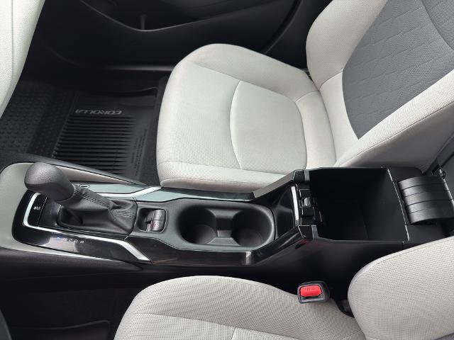 Used 2021 Toyota Corolla LE image 23