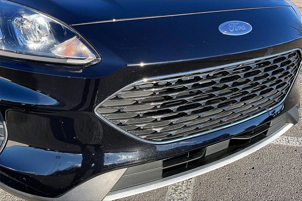 Certified 2022 Ford Escape SE w/ Cold Weather Package image 28