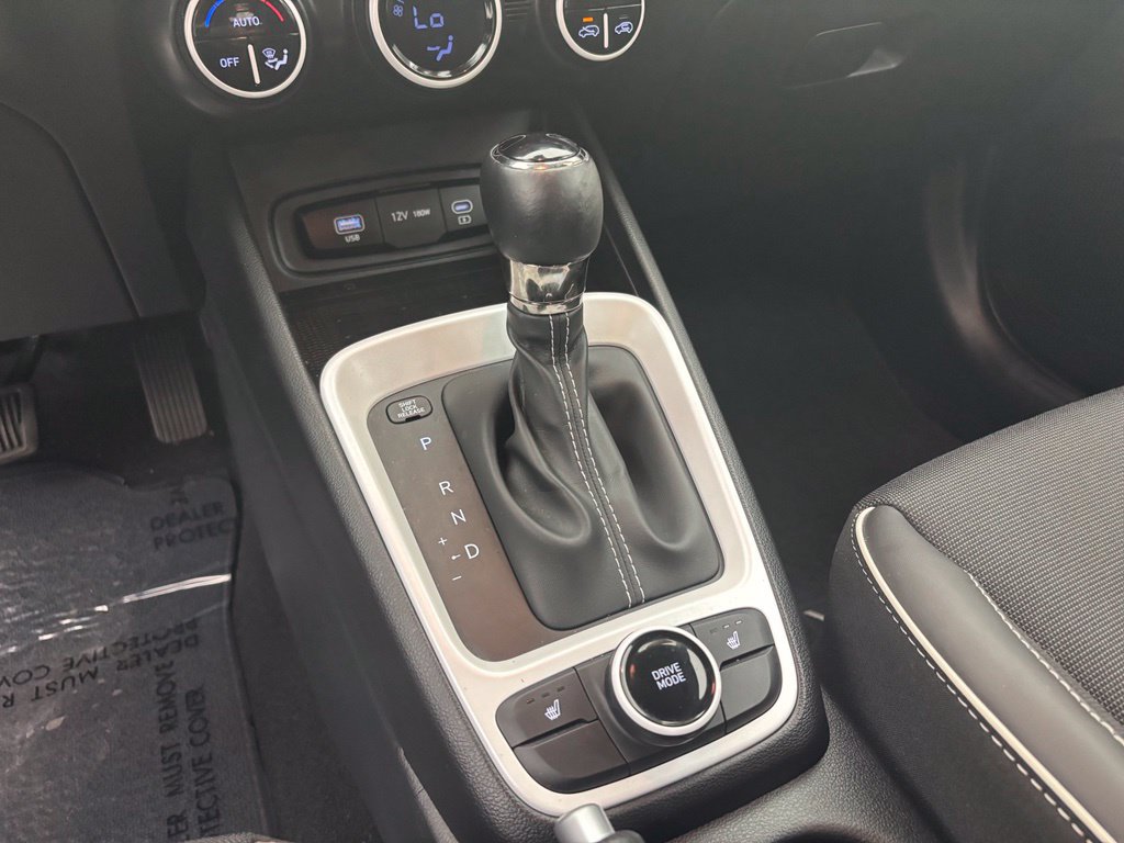 Used 2024 Hyundai Venue Limited FWD image 26