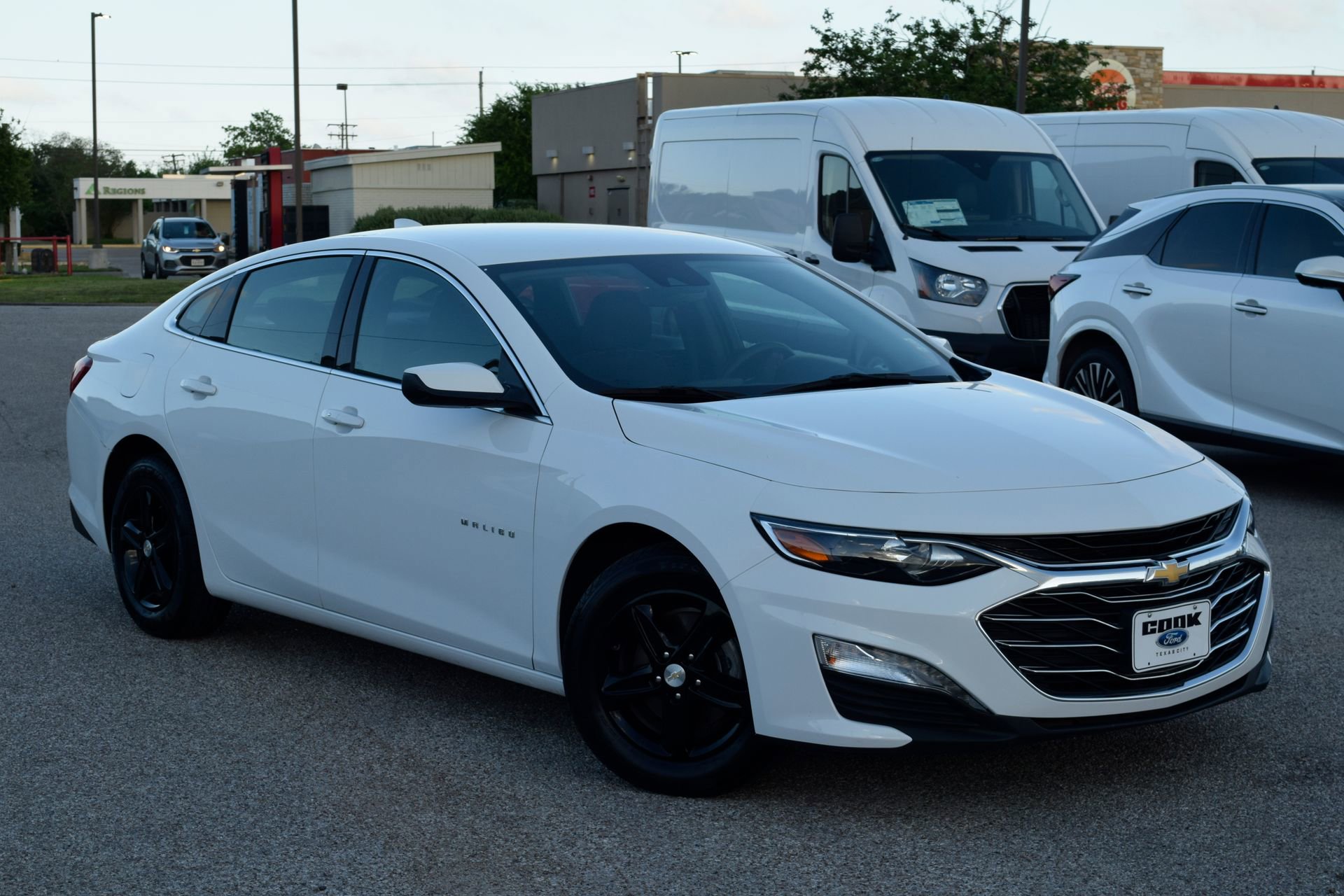 Used 2024 Chevrolet Malibu LT image 3