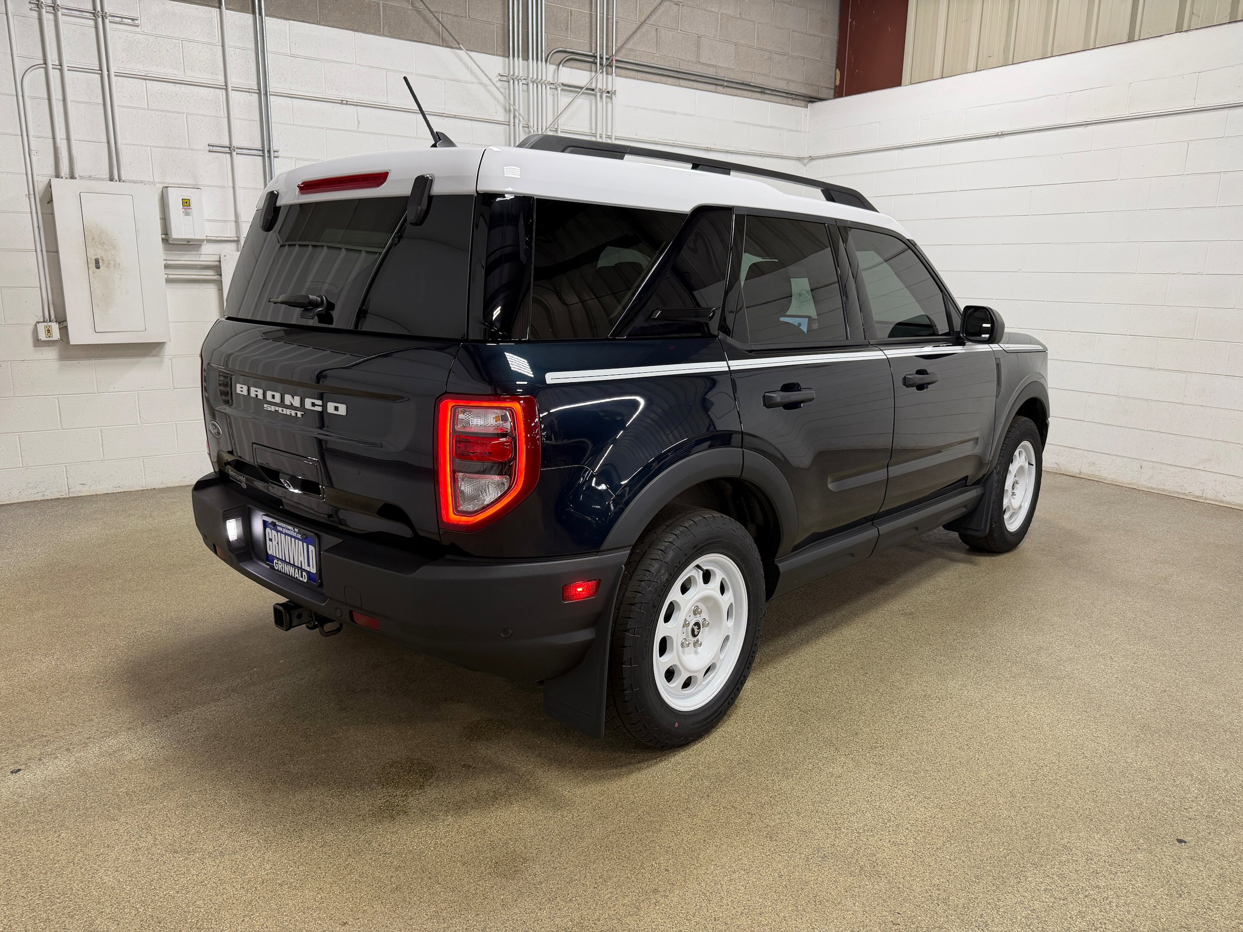 Certified 2023 Ford Bronco Sport Heritage w/ Heritage Convenience Package AWD/4WD image 9