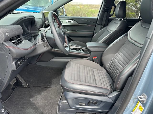 Certified 2025 Ford Explorer ST-Line w/ Premium Package AWD/4WD image 17