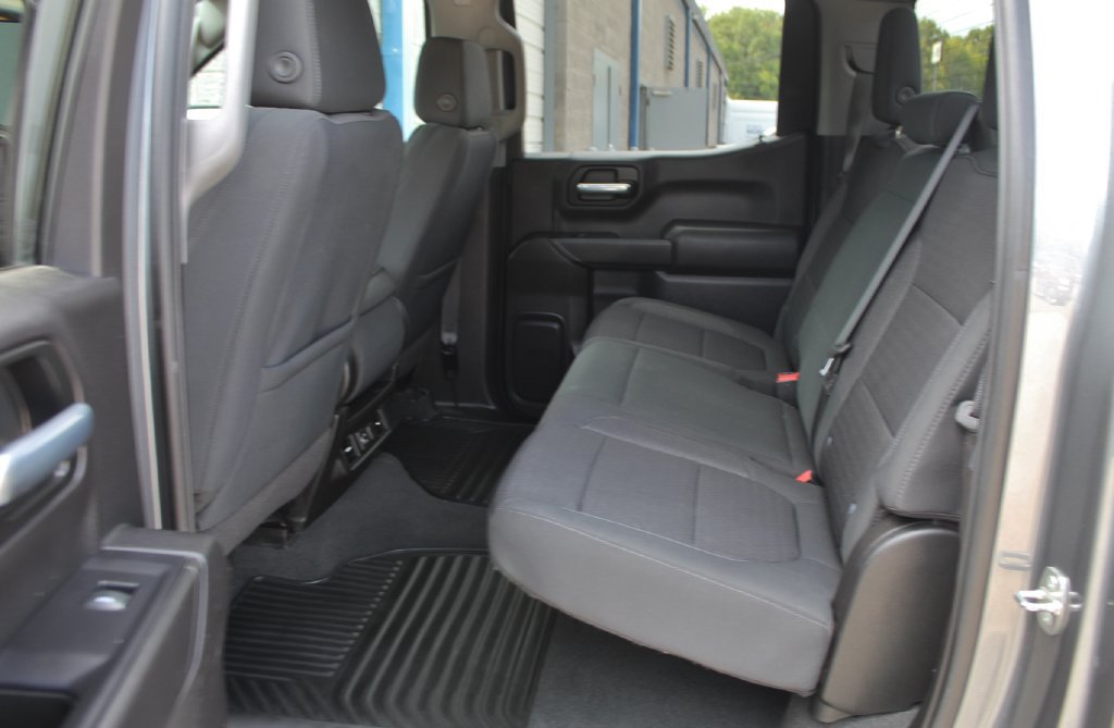 Used 2021 Chevrolet Silverado 1500 LT RWD image 33