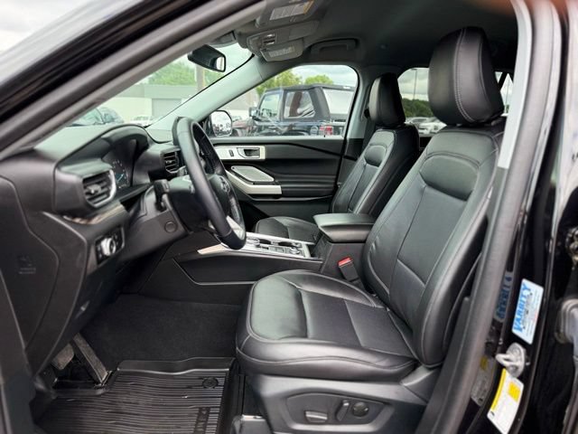 Certified 2023 Ford Explorer Limited w/ Hybrid Equipment Group 310A AWD/4WD image 12