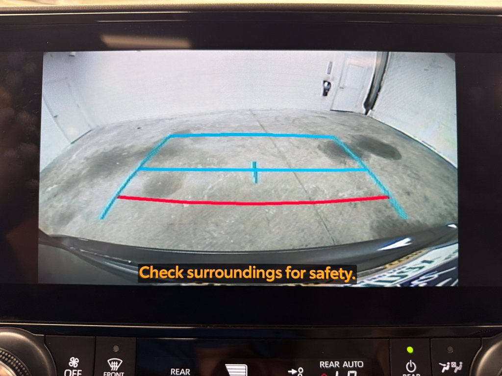 Used 2024 Toyota Highlander XLE FWD image 27