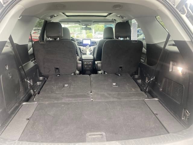 Certified 2022 Ford Explorer XLT w/ Equipment Group 202A image 30