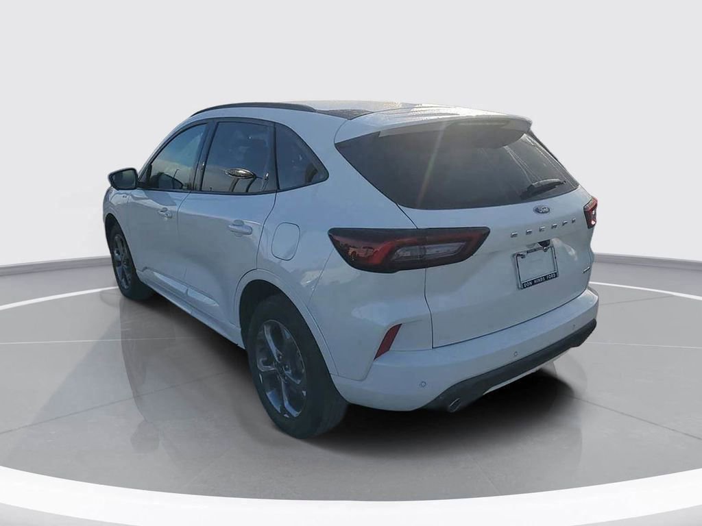 Certified 2023 Ford Escape ST-Line Select w/ Tech Pack #2 image 2