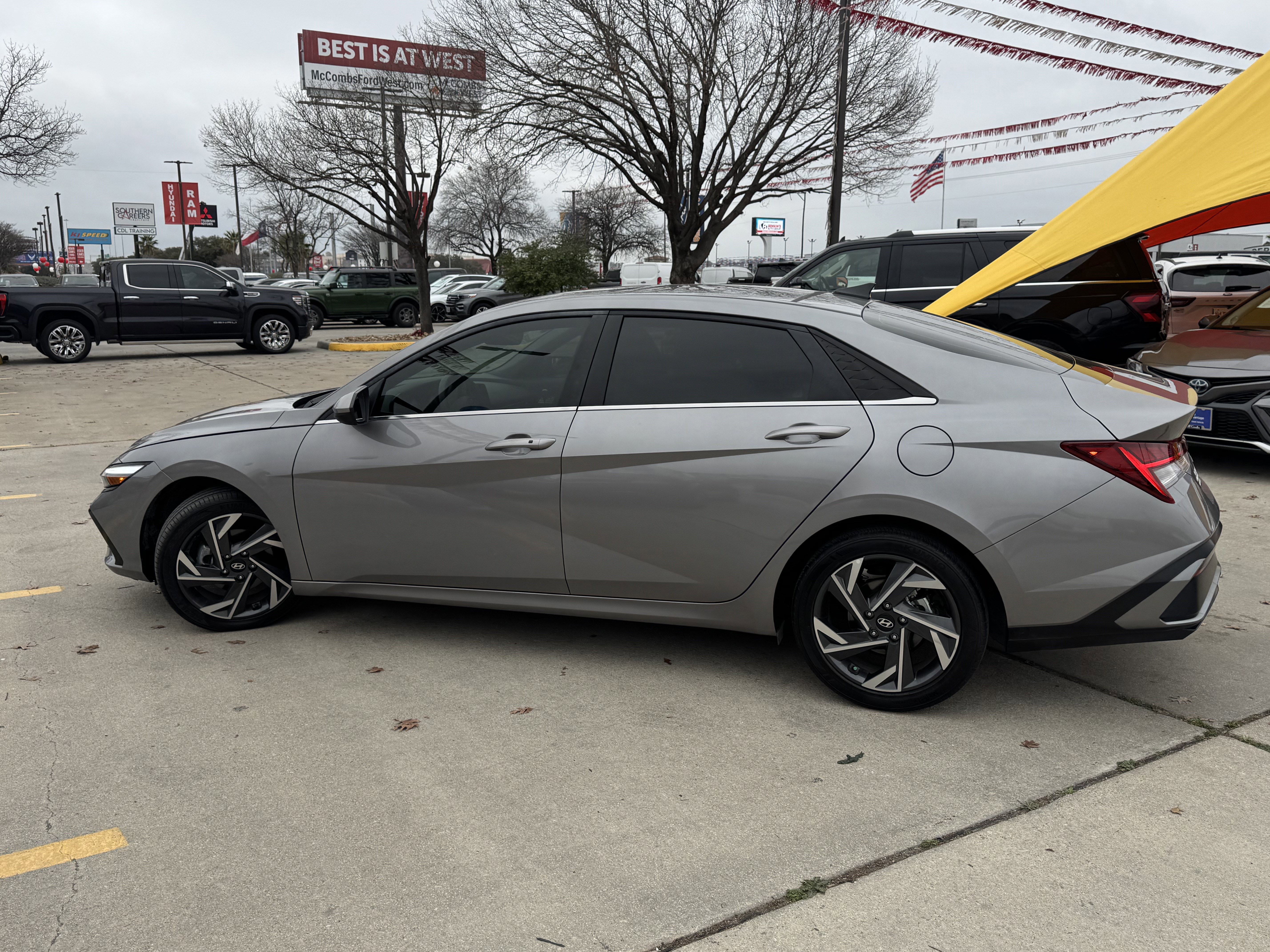 Used 2024 Hyundai Elantra SEL w/ Convenience Package image 6