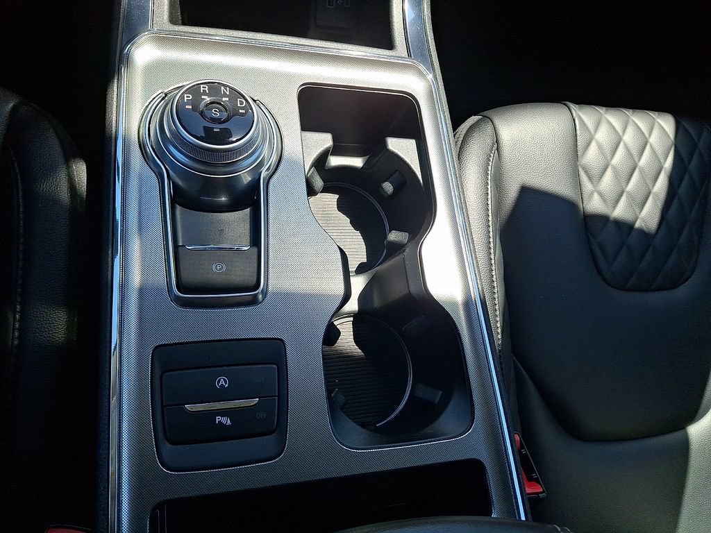 Certified 2024 Ford Edge Titanium AWD/4WD image 25