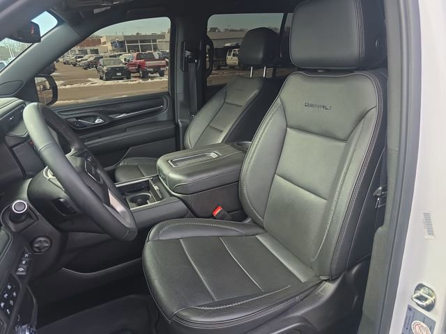Used 2023 GMC Yukon Denali image 12