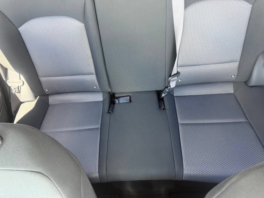 Used 2025 Kia Soul LX w/ LX Technology Package FWD image 33