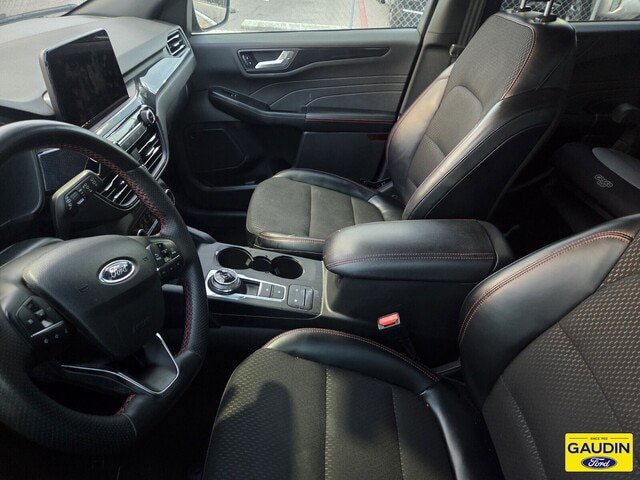 Certified 2025 Ford Escape ST-Line Select AWD/4WD image 6