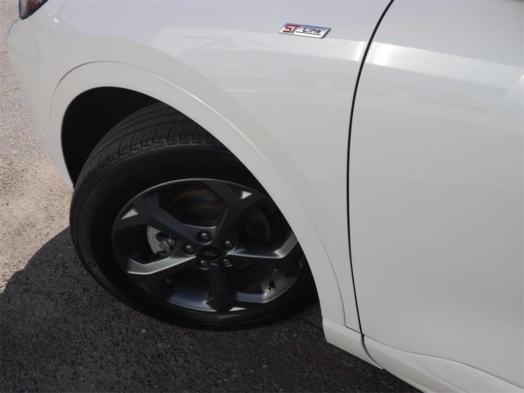 Certified 2023 Ford Escape ST-Line w/ Tech Pack #1 image 9