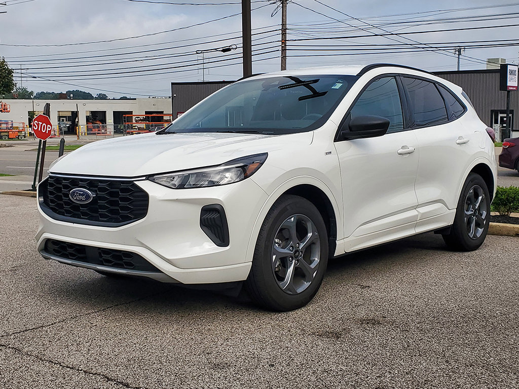 Certified 2023 Ford Escape ST-Line w/ Tech Pack #1 AWD/4WD image 1