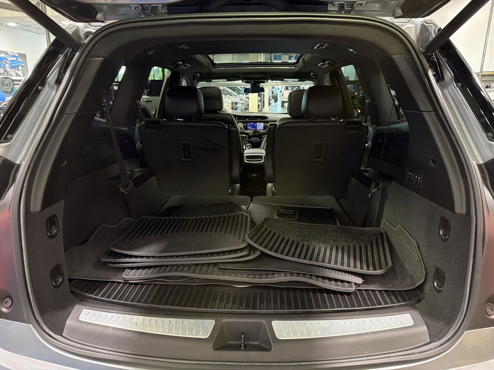 Used 2023 Cadillac XT6 Premium Luxury AWD/4WD image 38