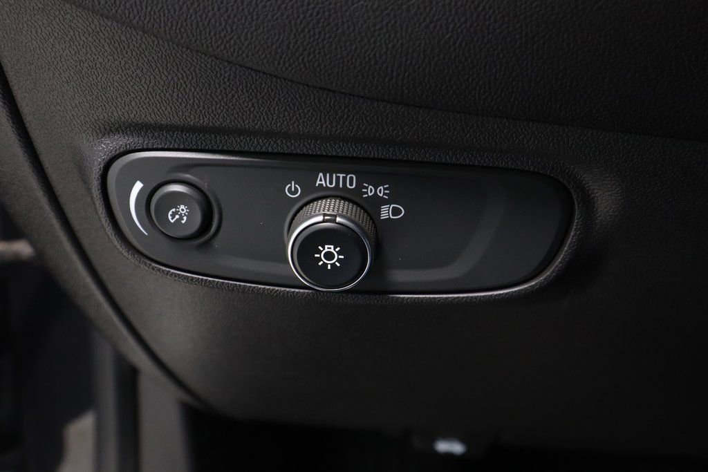 Used 2022 Chevrolet Equinox LS FWD image 24