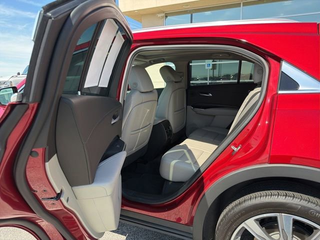 Used 2023 Cadillac XT4 Premium Luxury AWD/4WD image 13