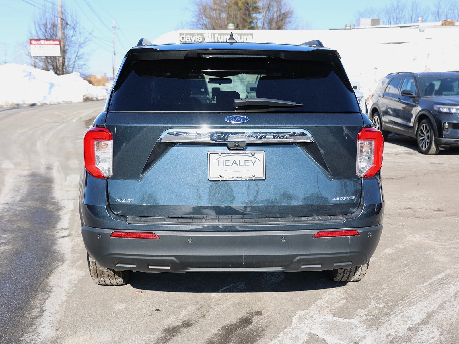 Certified 2023 Ford Explorer XLT image 3