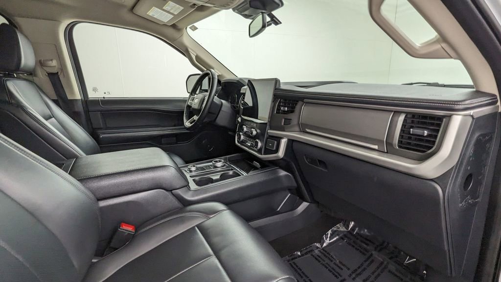 Certified 2024 Ford Expedition XLT image 43