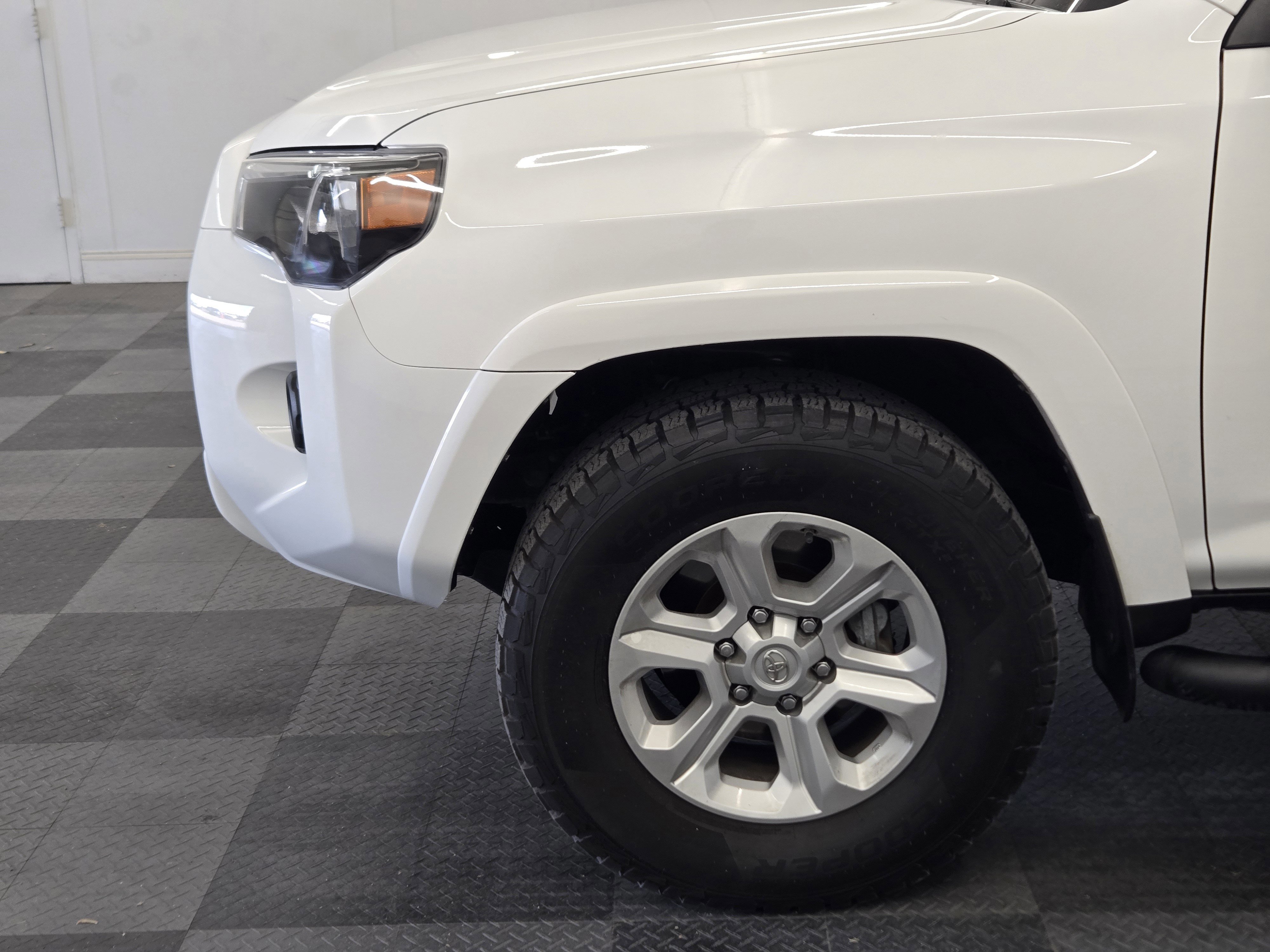 Used 2021 Toyota 4Runner SR5 Premium image 9