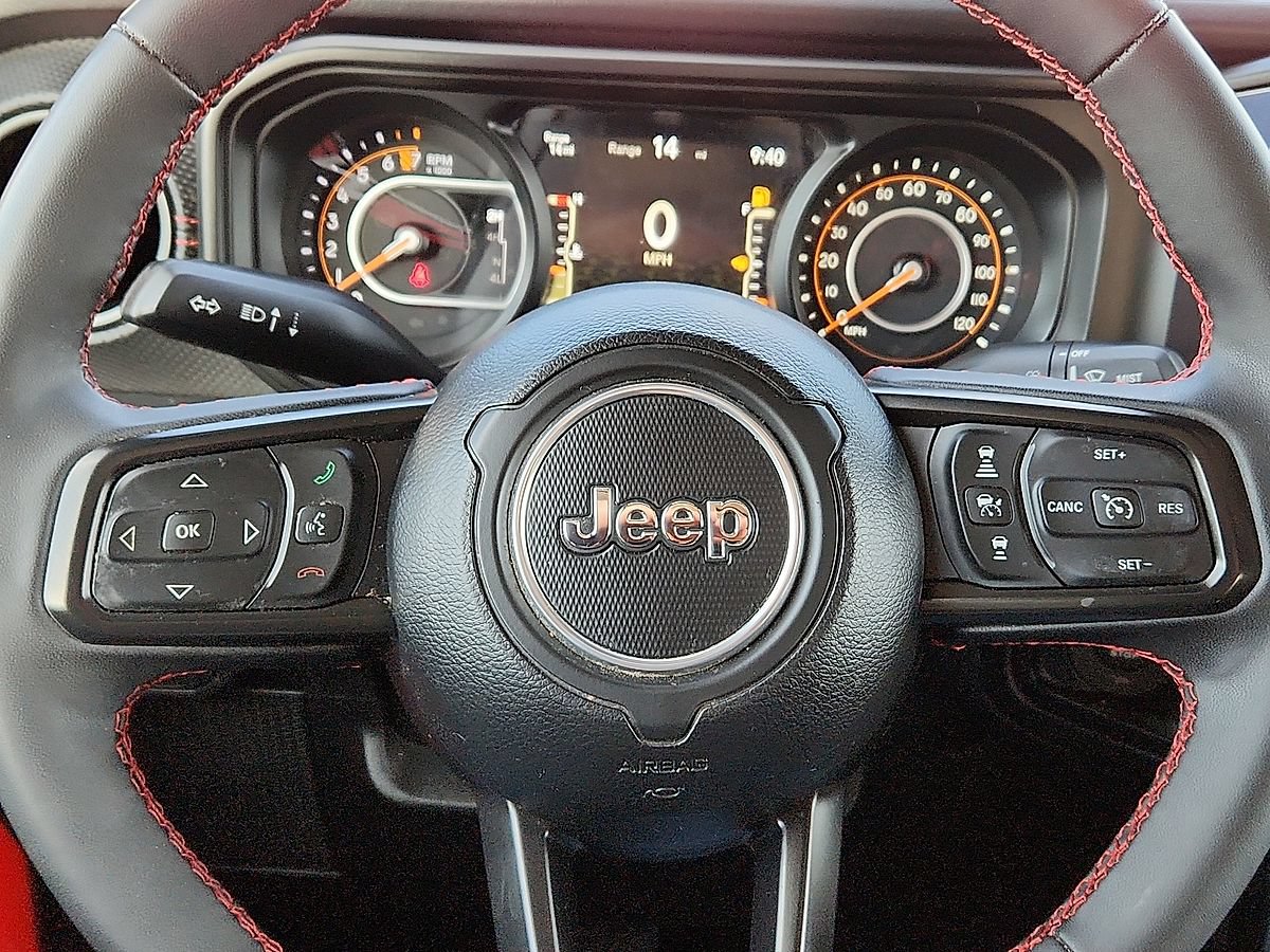 Used 2024 Jeep Gladiator Rubicon w/ Technology Group AWD/4WD image 11