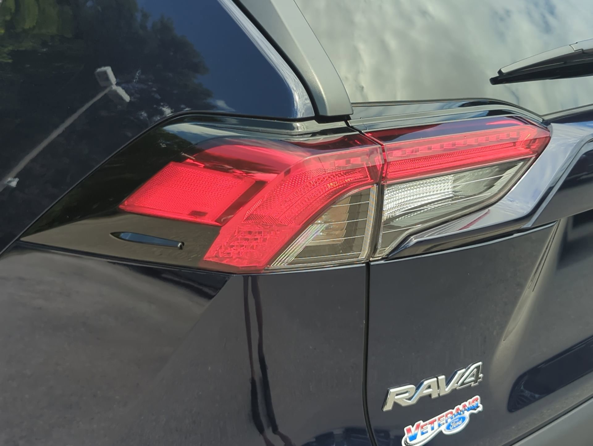 Used 2025 Toyota RAV4 XLE w/ Convenience Package FWD image 45