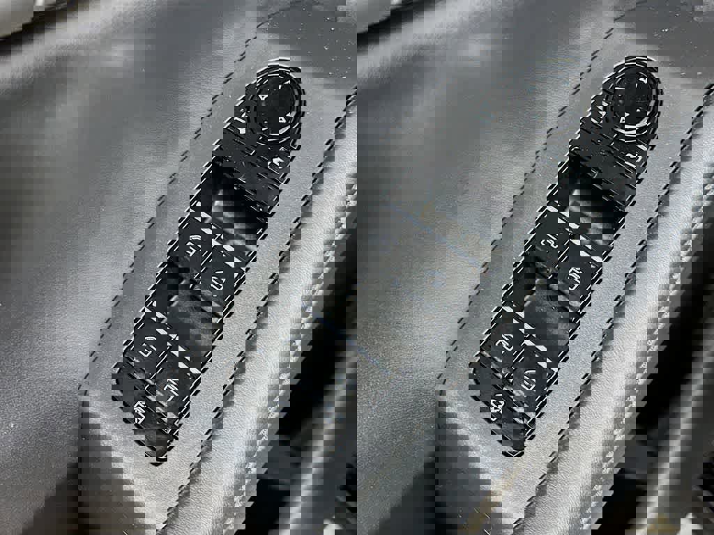 Used 2021 MAZDA MAZDA3 s image 26