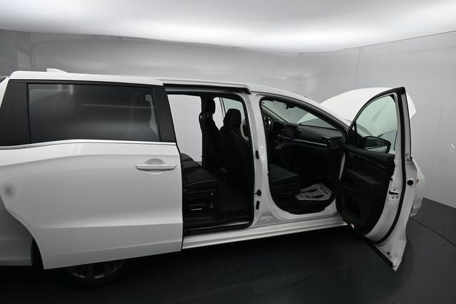 Used 2025 Honda Odyssey Touring image 13