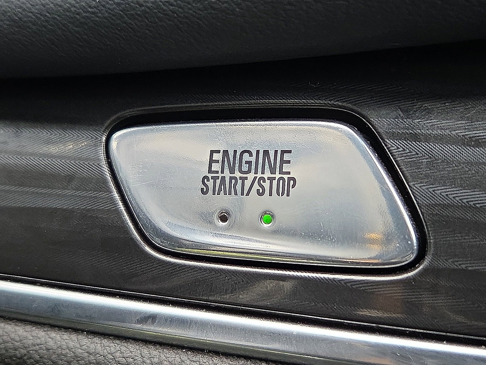 Used 2024 Buick Enclave Essence image 19