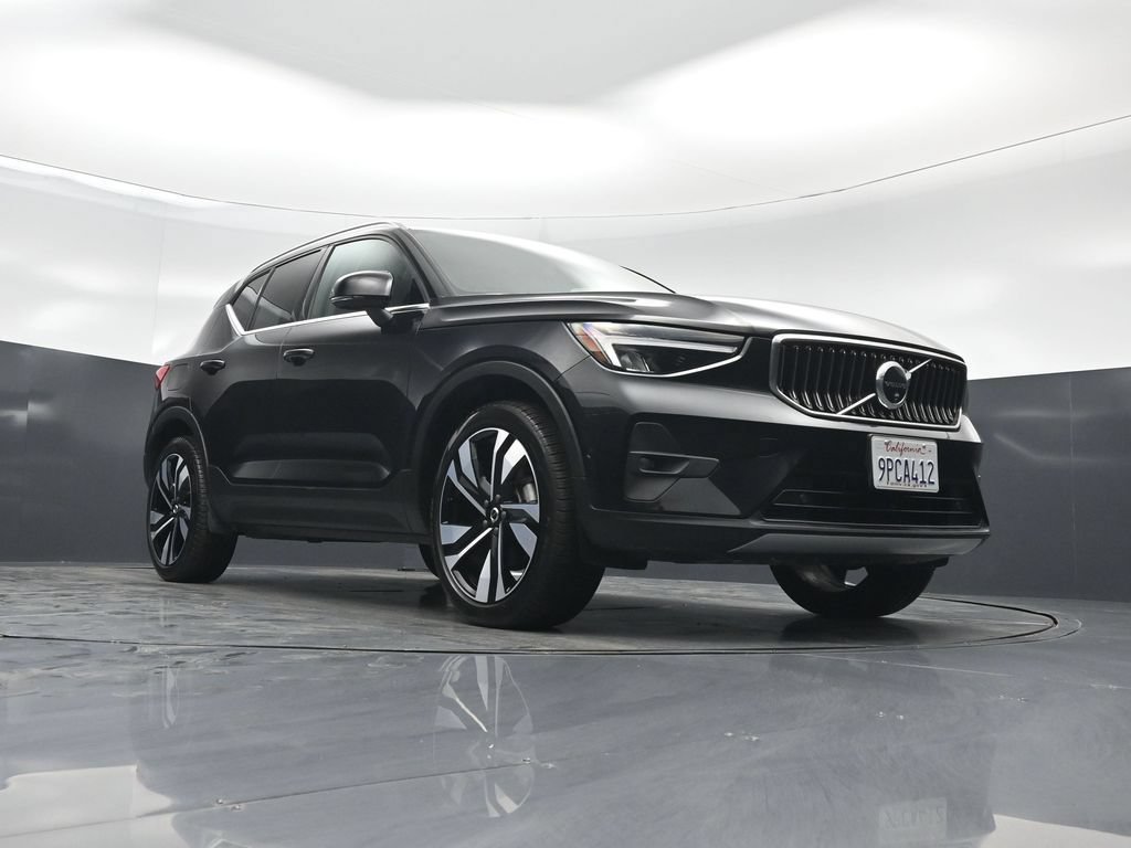 Used 2025 Volvo XC40 B5 Plus AWD/4WD image 48