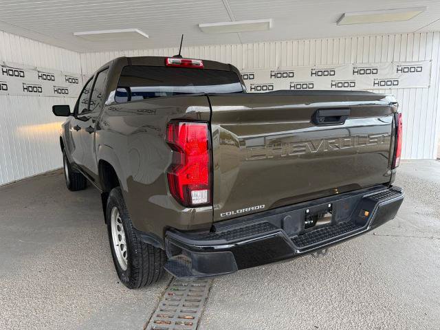 Used 2023 Chevrolet Colorado W/T RWD image 2